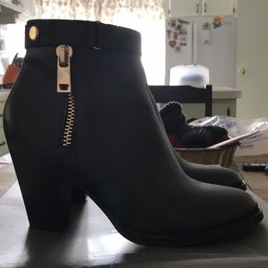 Apt.9 Black Booties